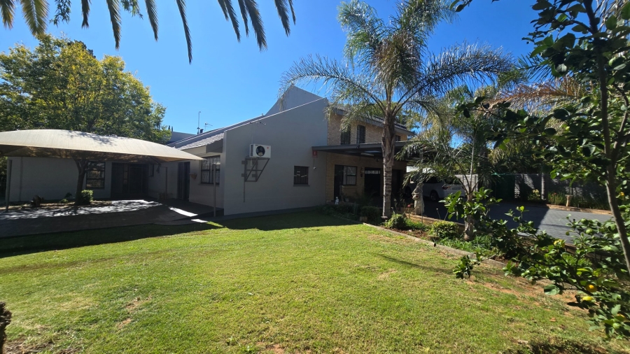 3 Bedroom Property for Sale in Langenhovenpark Free State